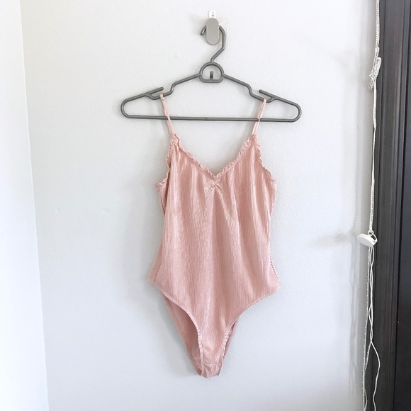 URBAN OUTFITTERS Silky Bodysuit - Picture 1 of 6